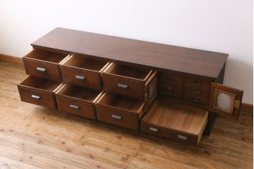 アンティーク家具　和製アンティーク　ケヤキの杢目が美しい上手物のローボード(ローチェスト、リビングボード)