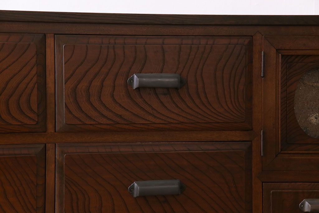 アンティーク家具　和製アンティーク　ケヤキの杢目が美しい上手物のローボード(ローチェスト、リビングボード)