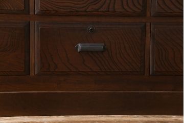 アンティーク家具　和製アンティーク　ケヤキの杢目が美しい上手物のローボード(ローチェスト、リビングボード)