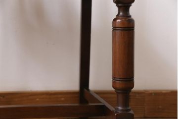 アンティーク家具　イギリスアンティーク　オーク材　挽き物の脚が目を引くダイニングチェア(ワークチェア、椅子)(3)