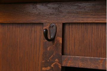 レトロ家具　昭和レトロ　ナラ材　収納力にも優れた薄型の片袖机(カウンターテーブル、作業台)