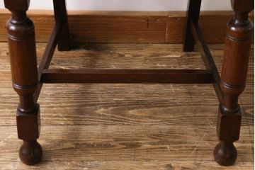 アンティーク家具　イギリスアンティーク　オーク材　挽き物の脚が目を引くダイニングチェア(ワークチェア、椅子)(2)
