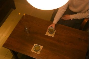 リメイク家具　ナラ材　素朴な木の風合いがレトロなセンターテーブル(ローテーブル、リビングテーブル、作業台)(2)
