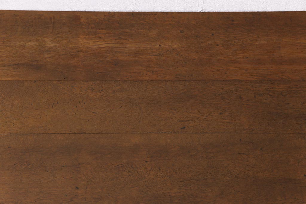 リメイク家具　ナラ材　素朴な木の風合いがレトロなセンターテーブル(ローテーブル、リビングテーブル、作業台)(3)