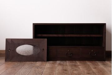 アンティーク家具　和製アンティーク　リメイク　丸窓が粋な雰囲気を加えるローボード(戸棚、収納棚)