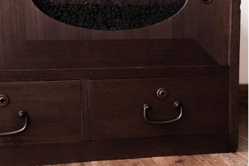 アンティーク家具　和製アンティーク　リメイク　丸窓が粋な雰囲気を加えるローボード(戸棚、収納棚)