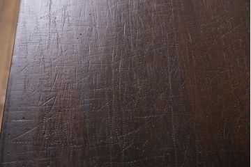 古材リメイク　朴の木　ジャンクスタイルにおすすめな味わい深い風合いの鉄脚テーブル(コーヒーテーブル)