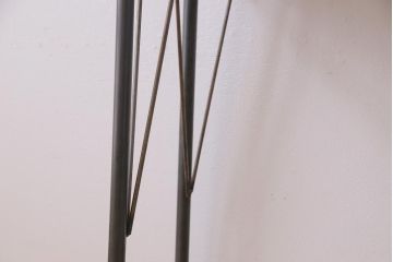 古材リメイク　朴の木　ジャンクスタイルにおすすめな味わい深い風合いの鉄脚テーブル(コーヒーテーブル)
