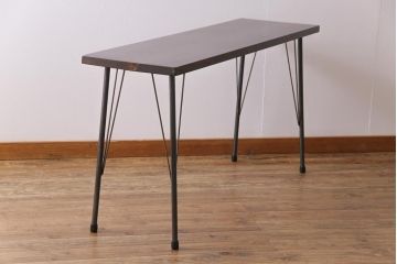 昭和初期　ヒノキ材一枚板の古材をリメイクしたシンプルな鉄脚テーブル(コンソールテーブル、作業台)