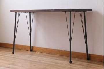 昭和初期　ヒノキ材一枚板の古材をリメイクしたシンプルな鉄脚テーブル(コンソールテーブル、作業台)