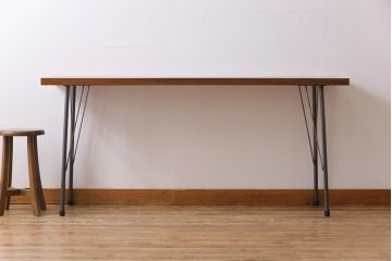 古材リメイク　ケヤキ材一枚板　温かな色味と力強い杢目が魅力の鉄脚テーブル(コンソールテーブル)