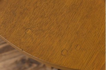 アンティーク家具　昭和中期　ナラ材　素朴で温もり溢れるコーヒーテーブル(ラウンドテーブル、花台)