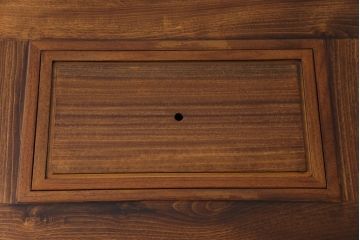 アンティーク雑貨　ビンテージ　クルミ無垢材　厚みのある天板が目を惹く囲炉裏(関西火鉢、座卓、ローテーブル)