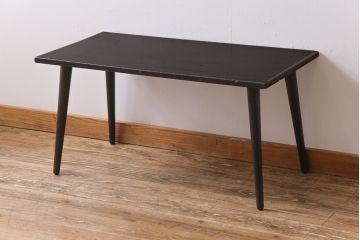 リメイク家具　燻されたような色合いの古材を使用したセンターテーブル(ローテーブル、リビングテーブル)