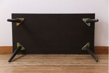 リメイク家具　燻されたような色合いの古材を使用したセンターテーブル(ローテーブル、リビングテーブル)