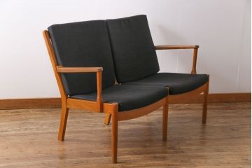 ヴィンテージ家具　ビンテージ　デンマーク製　スタイリッシュな雰囲気が格好いいアームソファ(2人掛けソファ)