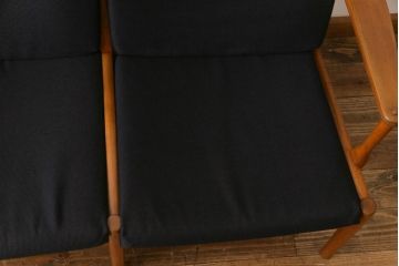 ヴィンテージ家具　ビンテージ　デンマーク製　スタイリッシュな雰囲気が格好いいアームソファ(2人掛けソファ)