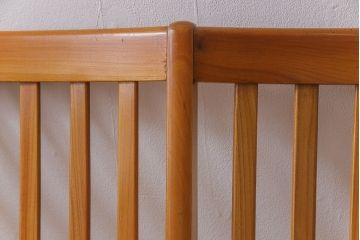 ヴィンテージ家具　ビンテージ　デンマーク製　スタイリッシュな雰囲気が格好いいアームソファ(2人掛けソファ)