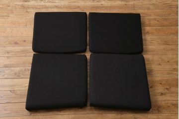 ヴィンテージ家具　ビンテージ　デンマーク製　スタイリッシュな雰囲気が格好いいアームソファ(2人掛けソファ)