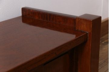 ヴィンテージ家具　ビンテージ　カリン材無垢材　小振りながら重厚感のある置き床(ローボード、戸棚、花梨材)
