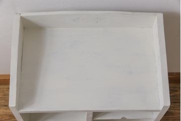 ペイント家具　レトロな雰囲気漂う可愛らしい飾り棚(本棚、引き出し)