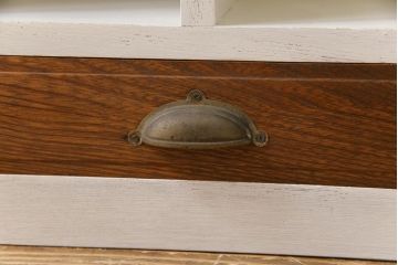 ペイント家具　レトロな雰囲気漂う可愛らしい飾り棚(本棚、引き出し)