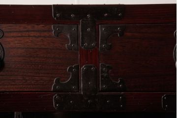 アンティーク家具　和製アンティーク　前面ケヤキ材　使い込まれた風合いが魅力的な松本帳場箪笥(時代箪笥、和タンス)
