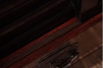 アンティーク家具　和製アンティーク　前面ケヤキ材　使い込まれた風合いが魅力的な松本帳場箪笥(時代箪笥、和タンス)