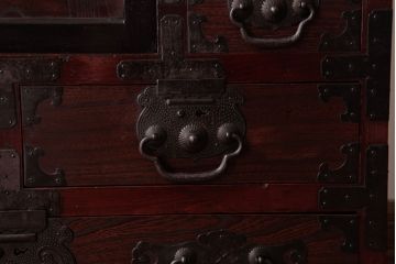 アンティーク家具　和製アンティーク　前面ケヤキ材　使い込まれた風合いが魅力的な松本帳場箪笥(時代箪笥、和タンス)