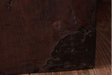 アンティーク家具　和製アンティーク　前面ケヤキ材　使い込まれた風合いが魅力的な松本帳場箪笥(時代箪笥、和タンス)