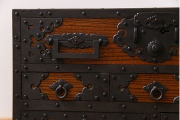 中古　工芸品　ケヤキ材　上手物　手打ち金具が趣深い船箪笥(帳箱、小箪笥)
