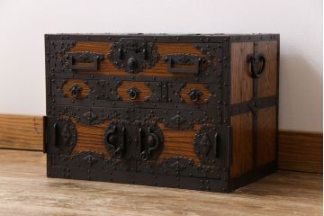 中古　工芸品　ケヤキ材　上手物　手打ち金具が趣深い船箪笥(帳箱、小箪笥)
