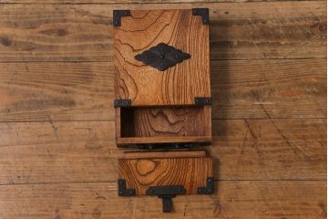 中古　工芸品　ケヤキ材　上手物　手打ち金具が趣深い船箪笥(帳箱、小箪笥)