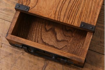 中古　工芸品　ケヤキ材　上手物　手打ち金具が趣深い船箪笥(帳箱、小箪笥)