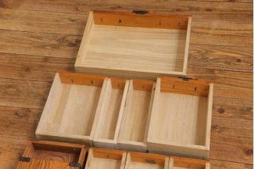 中古　工芸品　ケヤキ材　上手物　手打ち金具が趣深い船箪笥(帳箱、小箪笥)