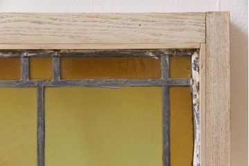 アンティーク雑貨　和製アンティーク　花のアクセントがかわいらしいステンドグラス(フィックス窓、明り取り、はめ殺し)(1)