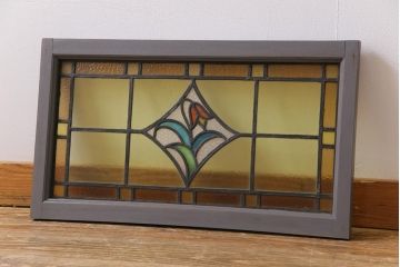 アンティーク雑貨　和製アンティーク　花のアクセントがかわいらしいステンドグラス(フィックス窓、明り取り、はめ殺し)(3)