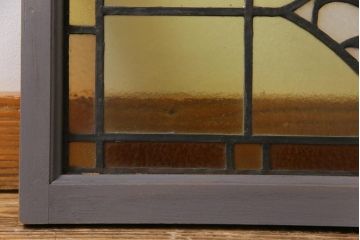 アンティーク雑貨　和製アンティーク　花のアクセントがかわいらしいステンドグラス(フィックス窓、明り取り、はめ殺し)(3)