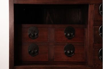 アンティーク家具　和製アンティーク　明治期　前面ケヤキ材　重厚な趣が魅力の松本帳場箪笥(チェスト、引き出し)