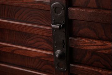 アンティーク家具　和製アンティーク　明治期　前面ケヤキ材　重厚な趣が魅力の松本帳場箪笥(チェスト、引き出し)