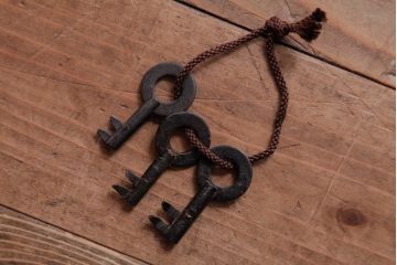 アンティーク家具　和製アンティーク　明治期　前面ケヤキ材　重厚な趣が魅力の松本帳場箪笥(チェスト、引き出し)