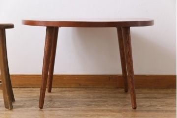 リメイク品　漆塗り　天板ケヤキ一枚板　ダイナミックな杢目が目を引くラウンドテーブル(リビングテーブル)(1)