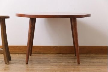 リメイク品　漆塗り　天板ケヤキ一枚板　ダイナミックな杢目が目を引くラウンドテーブル(リビングテーブル)(1)