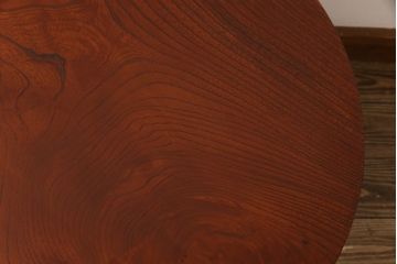 リメイク品　漆塗り　天板ケヤキ一枚板　ダイナミックな杢目が目を引くラウンドテーブル(リビングテーブル)(1)