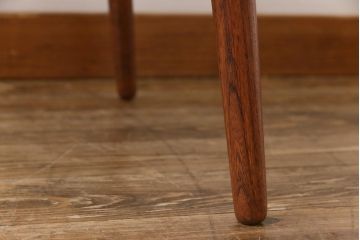 リメイク品　漆塗り　天板ケヤキ一枚板　ダイナミックな杢目が目を引くラウンドテーブル(リビングテーブル)(1)