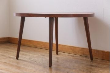 リメイク品　漆塗り　天板ケヤキ一枚板　ダイナミックな杢目が目を引くラウンドテーブル(リビングテーブル)(2)