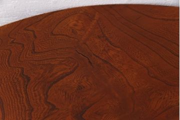 リメイク品　漆塗り　天板ケヤキ一枚板　ダイナミックな杢目が目を引くラウンドテーブル(リビングテーブル)(2)