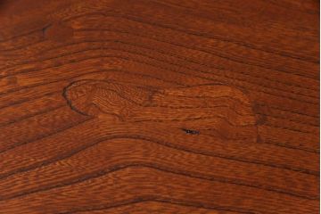 リメイク品　漆塗り　天板ケヤキ一枚板　ダイナミックな杢目が目を引くラウンドテーブル(リビングテーブル)(2)