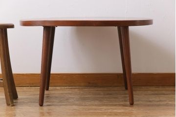リメイク品　漆塗り　天板ケヤキ一枚板　ダイナミックな杢目が目を引くラウンドテーブル(リビングテーブル)(2)