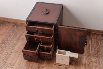 アンティーク家具　古民具・骨董　江戸明治期　渋い趣が味わい深い船箪笥(掛硯型、懸硯型、小引き出し)
